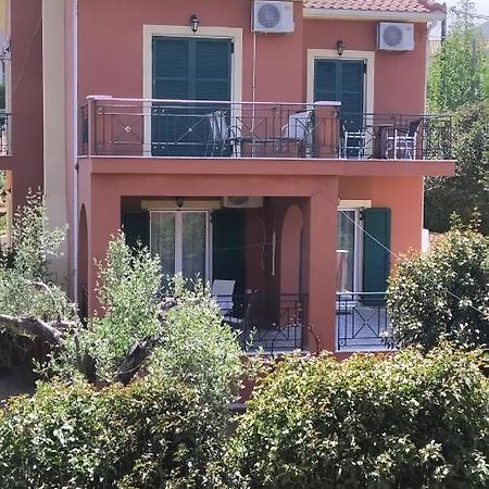 Villa Eleftheria カラヴォミロス エクステリア 写真